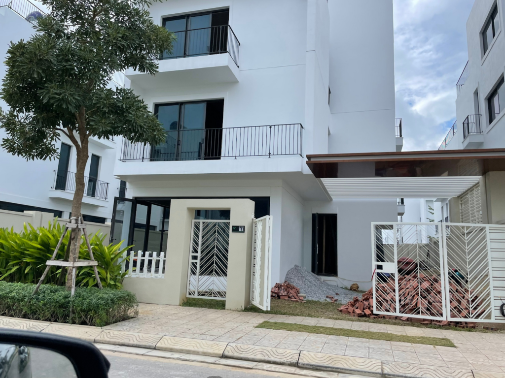 Tiến độ công trình Vlasta Sầm Sơn vẫn đang được thi công để dần hoàn thiện